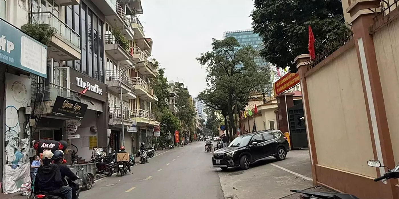 🏢 BÁN NHÀ MẶT PHỐ NGUYỄN VĂN HUYÊN– 110M x 7T THANG MÁY - MT 6,8M -  VỊ TRÍ ĐẸP NHẤT PHỐ - CHO