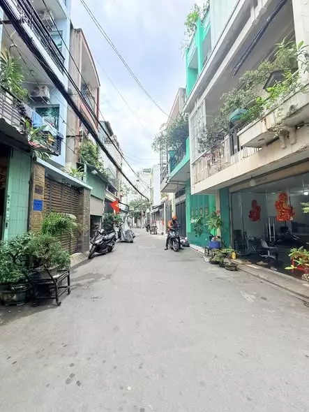 Nhà Đường Lạc Long Quân Quận Tân Bình Phường 11 Cũ.