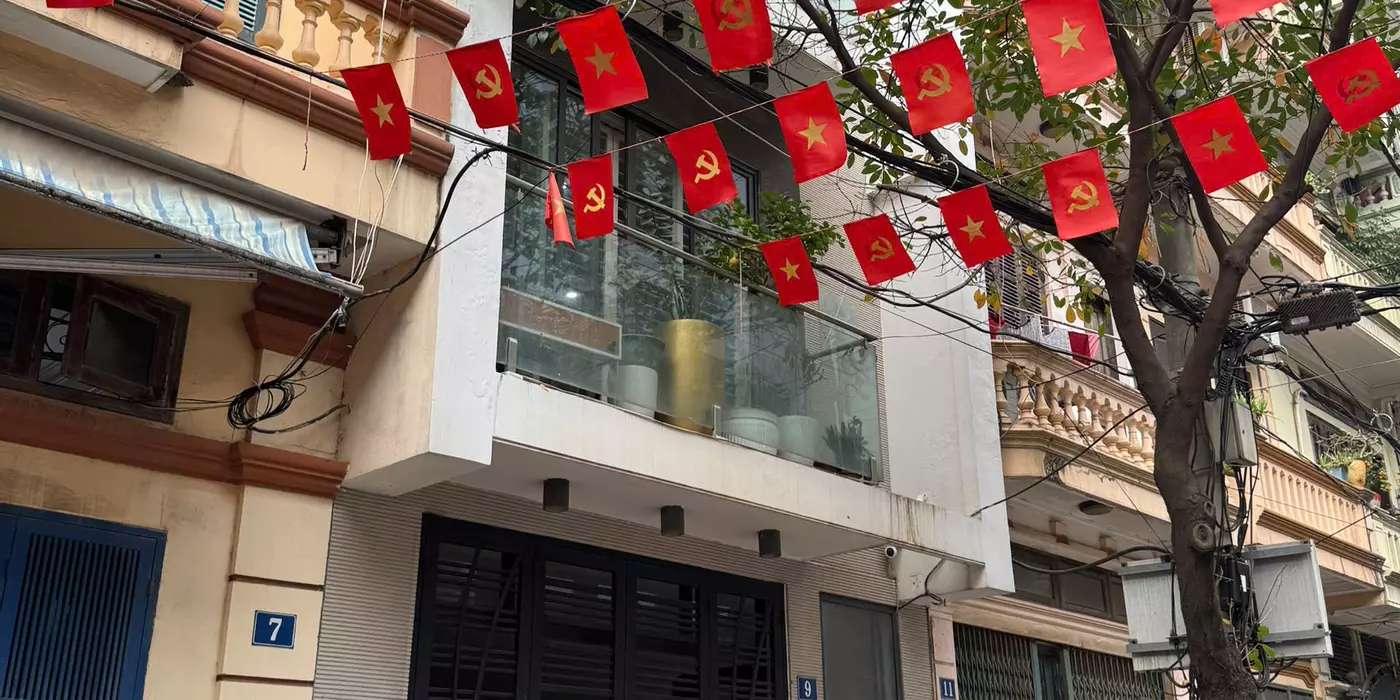 Bán nhà Hoàng Cầu, Đống Đa, ô tô lừi tận cửa, kinh doanh, 43m, 5 tầng, mt 3.7m, 14.5 tỷ