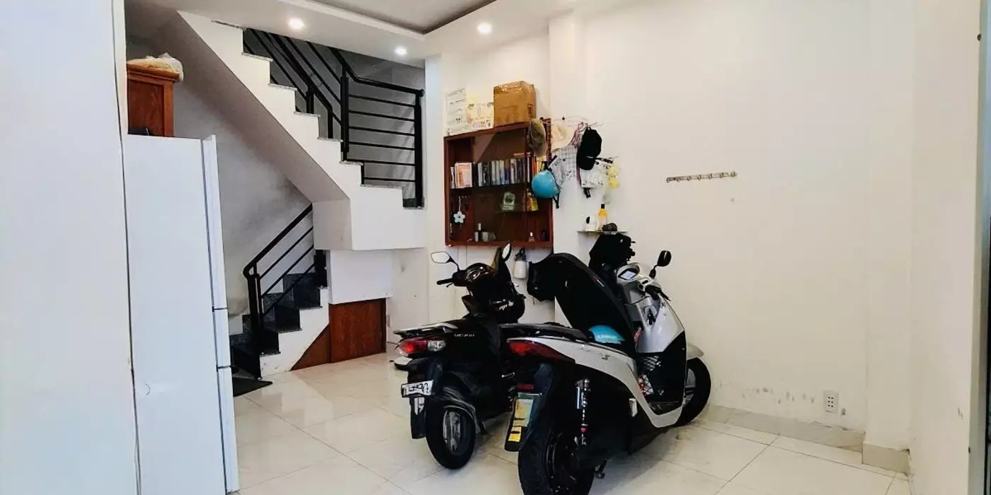 Bán nhà  quận 3 Cách Mạng Thán 8 hẻm gần 3m, 30m ngang 4.5m, giá chỉ 3 tỷ9