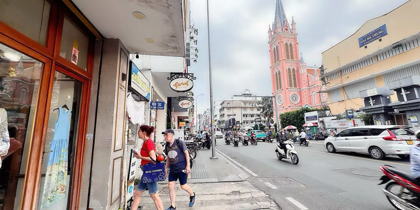 BÁN QUỸ ĐẤT SIÊU HIẾM - MT HỤT Đ.HAI BÀ TRƯNG, P.TÂN ĐỊNH, QUẬN 1 - NGANG 5M NỞ HẬU 7M * 32M VUÔNG