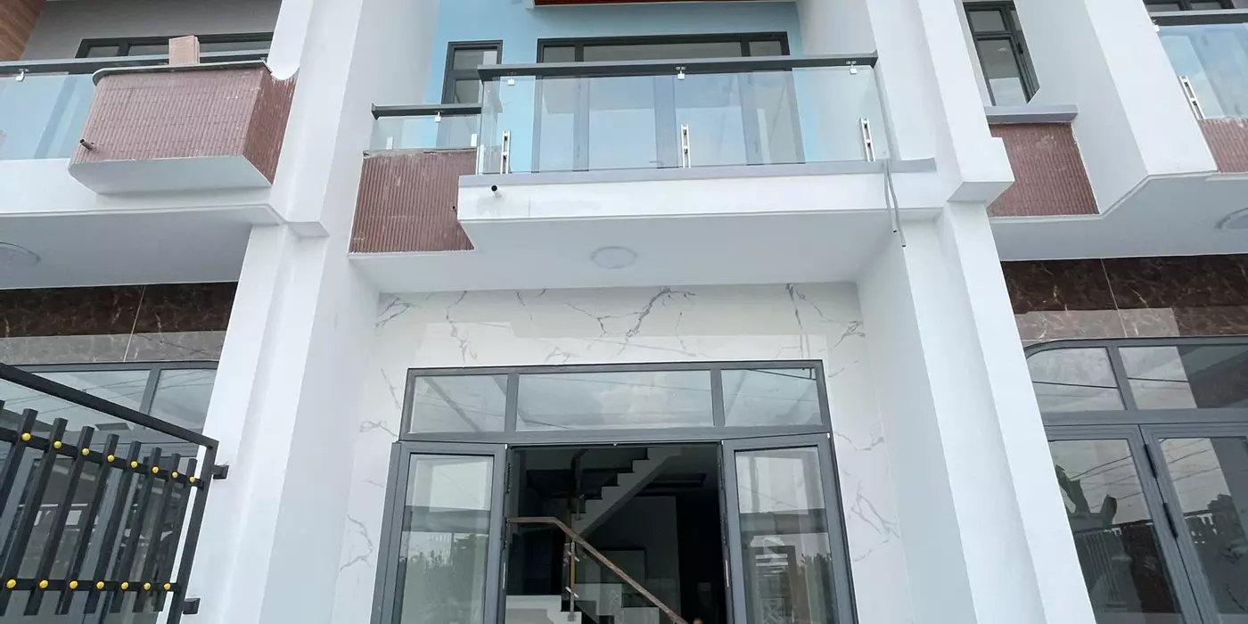 Bán nhà sổ hồng riêng thổ cư - mặt tiền đường thông kinh doanh - TT 600tr nhận nhà