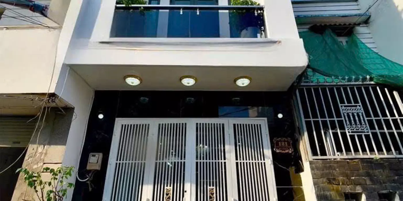 Bán nhà HXH Huỳnh Tấn Phát (Hẻm Bà Cả) – Nhà Bè

50m² (3,8 × 13,5m), nhà mới 3 tầng, 4PN, xe hơi
