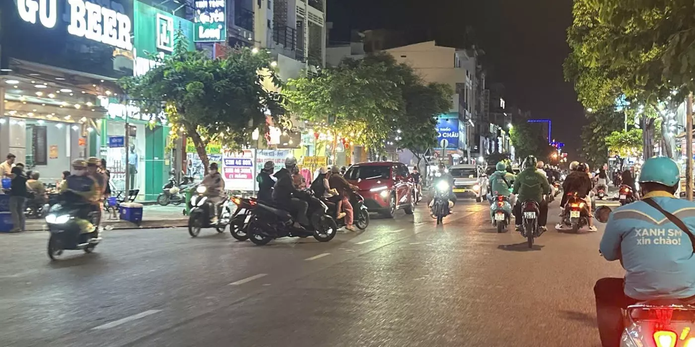 Bán nhà MTKD ngang 5.2m 104m2 gần chợ Phan Văn Trị Bình Thạnh tiện xây VP, CTY 18 tỷ.