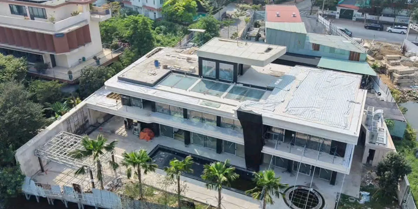 BÁN DINH THỰ MẶT SÔNG NGUYỄN VĂN HƯỞNG – THẢO ĐIỀN - Q2