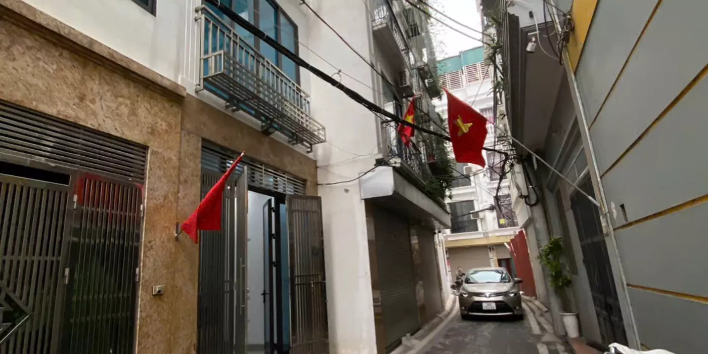 NHÀ NGÕ Ô TÔ THÔNG ĐỨC GIANG SÁT HỌC VIỆN HẬU C ẦN 2 THOÁNG – NỞ HẬUHƠN 7 TỎI . ☎️ 0932267276 .