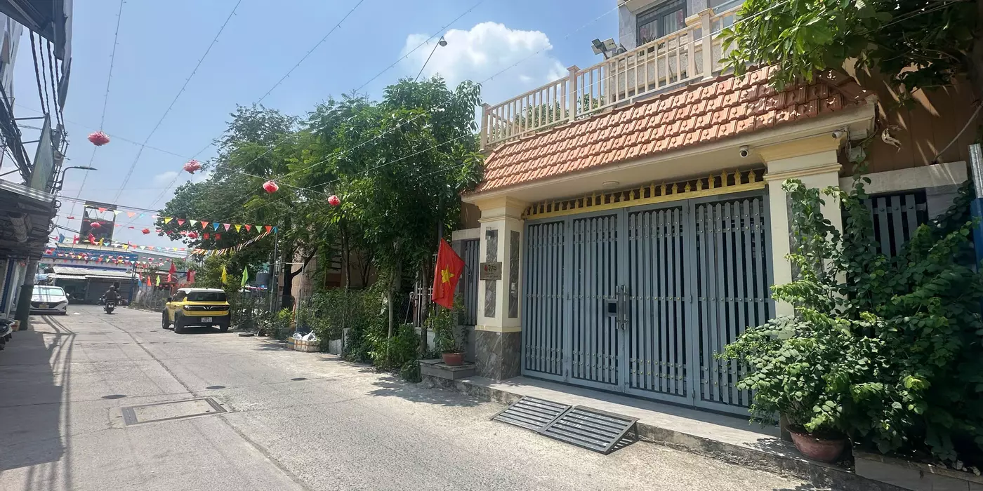 Cần Bán nhà 4 Tầng Trung tâm Quận 7, hẻm xe tải.