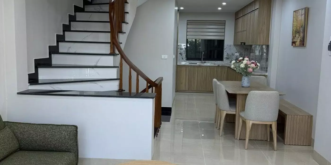 NHÀ SÂN VƯỜN VIỆT HƯNG 70M2, 5PN, NGÕ THÔNG, Ô TÔ CẠNH NHÀ - NHỈNH 12 TỶ