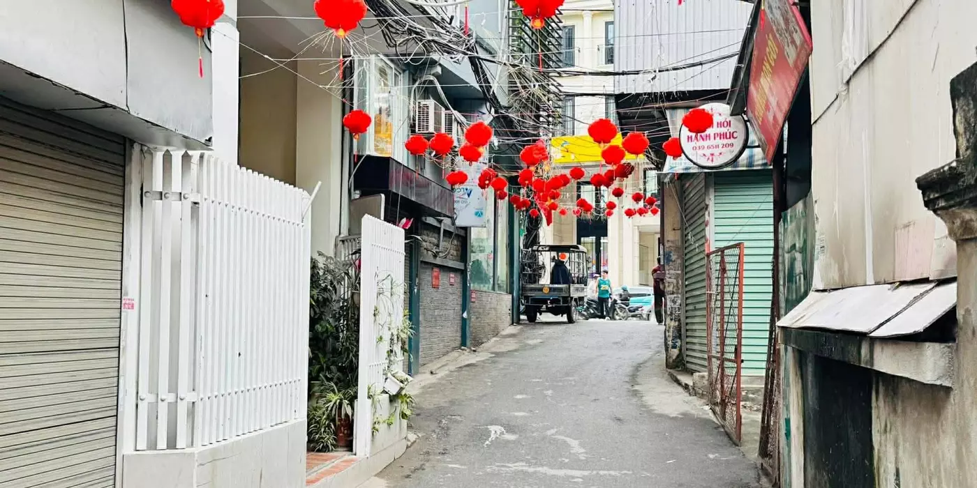 Lạc Long Quân – CCMN 7T thang máy 85m² MT 5.1m – Giá chào 23.2 Tỷ Cầu Giấy