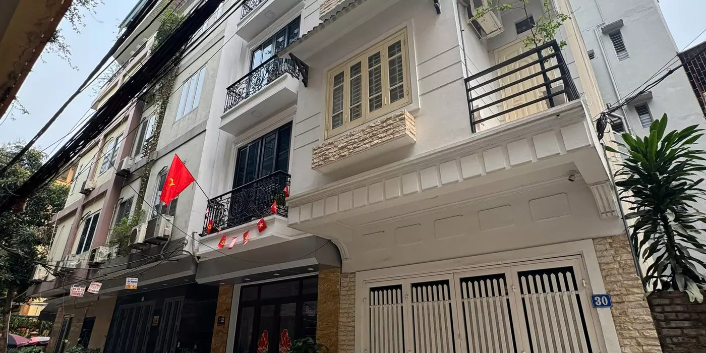 Bán nhà 6 tầng thang máy, phố Tây Sơn, Đống Đa, ô tô đỗ cửa, 44m, mặt tiền 5m, 14.8 tỷ