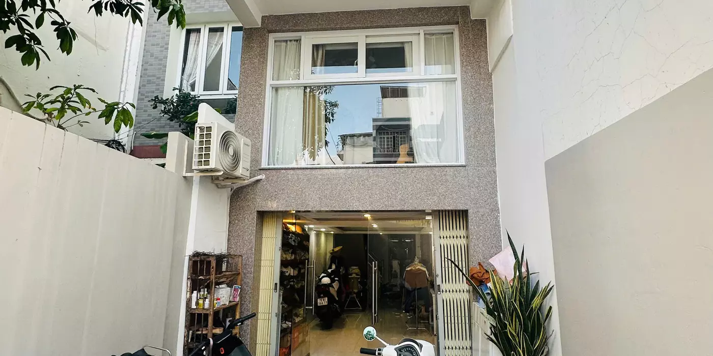 Bán nhà mặt tiền Trần Quang Khải – Khu phố Tây Nha Trang – 4 tầng gần biển