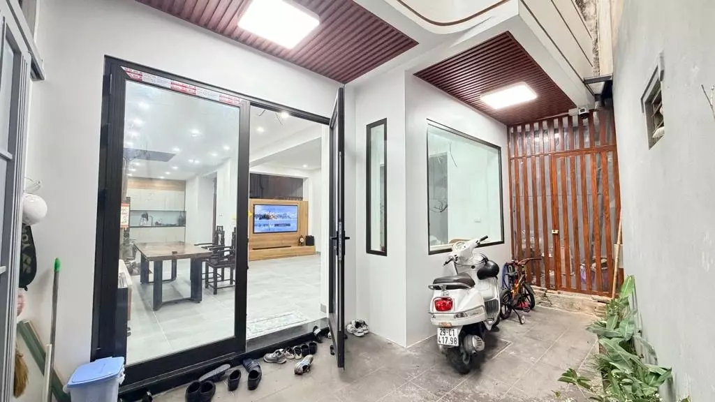 Bán nhà Ngọc Thuỵ, 90m x 4T gần cầu thiết kế đẹp chỉ hơn 10 tỷ