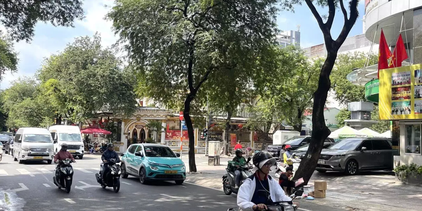 Bán nhà MT Bà Huyện Thanh Quan - giao Nguyễn Thị MInh Khai, 8,4x28m, 2 Tâng, 220 tỷ.