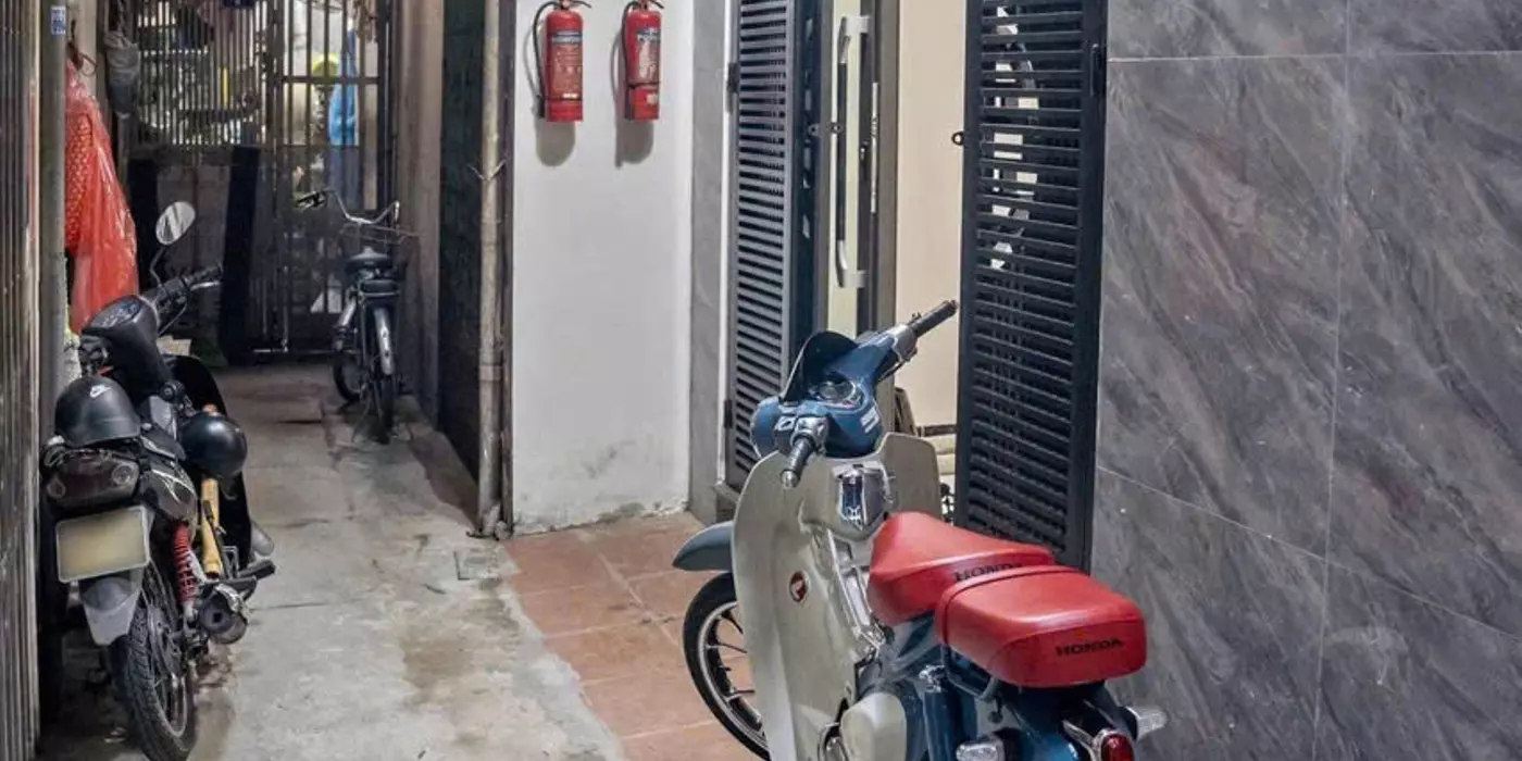 Bán nhà Tô Hoàng gần phố Huế, 5p lên Hồ Gươm, diện tích 20m2, 4 tầng, mặt tiền 4m