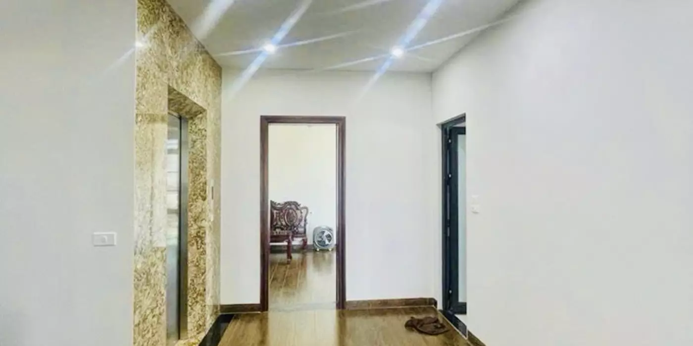 Bán nhà siêu đẹp mặt phố Bồ Đề- Lô Góc- View Hồ - 100m 7 tầng thang máy nhỉnh 29 tỷ(TL)