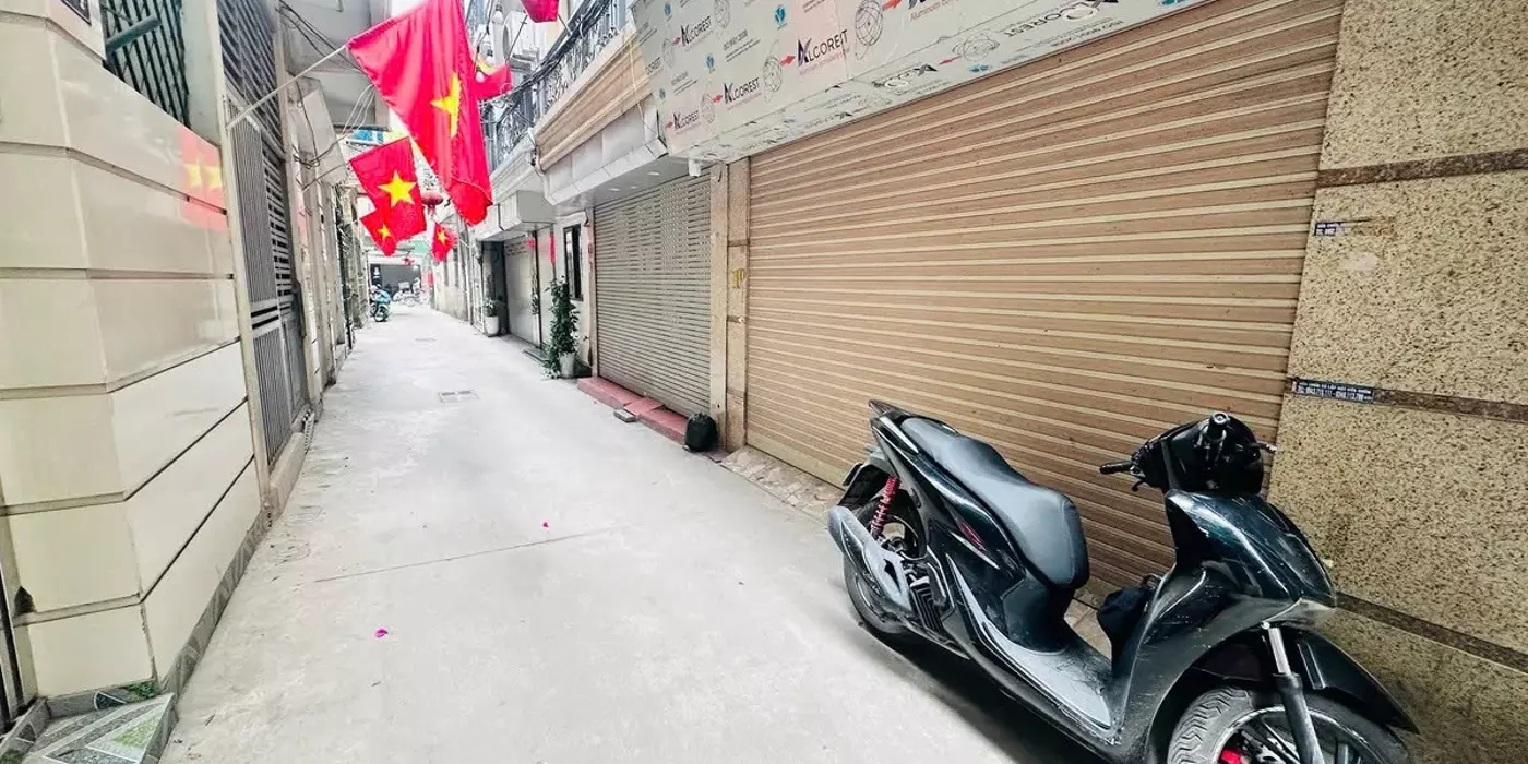 Bán Nhà Bạch Đằng 33.5m2. 5 tầng. mặt tiền 4.8m giá 12.5 tỷ Hai Bà Trưng Hà Nội