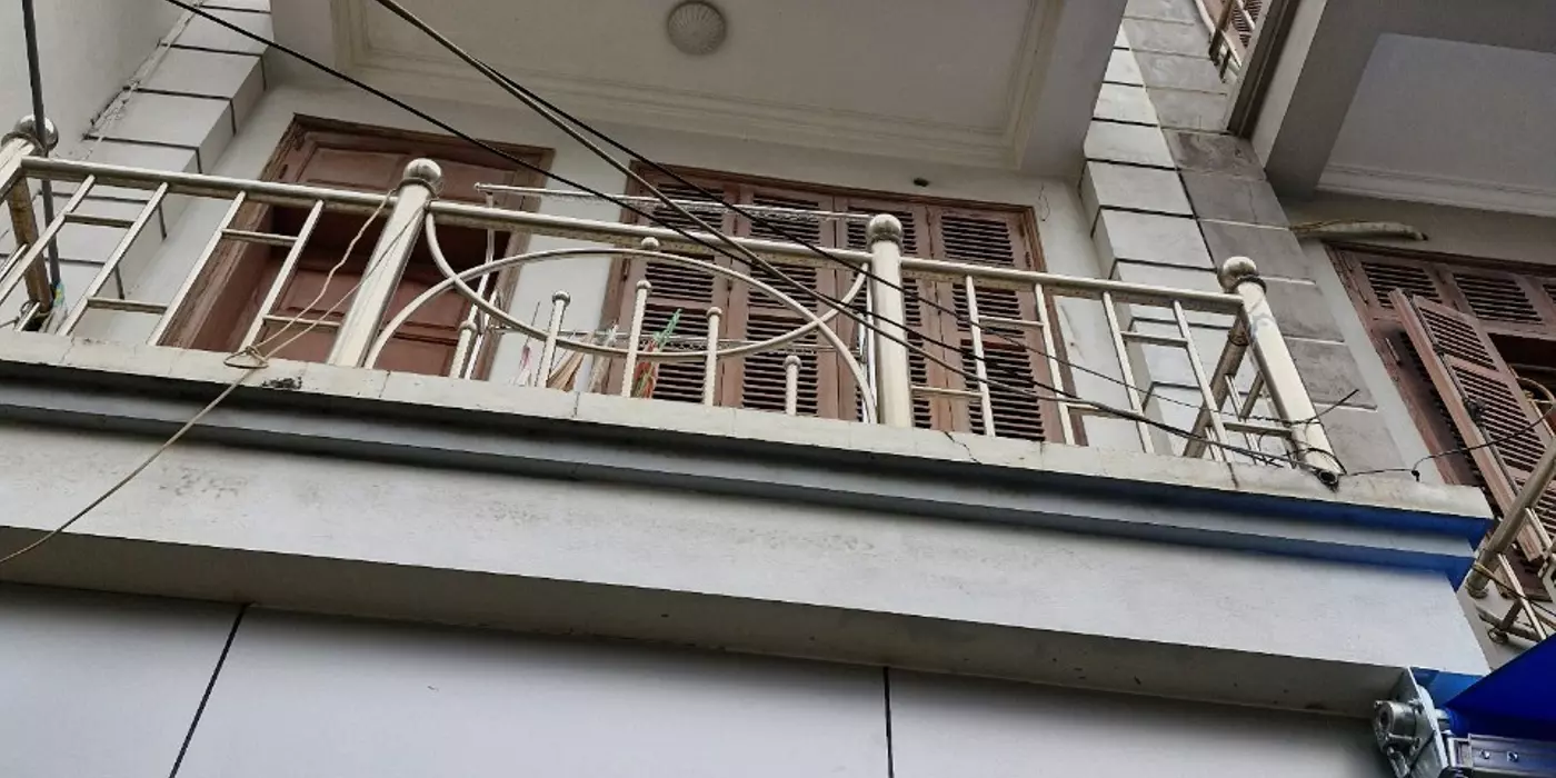Cho thuê nhà 4 tầng + 1 tum làm văn phòng tại Thái Hà, Đống Đa – ô tô vào tận cửa