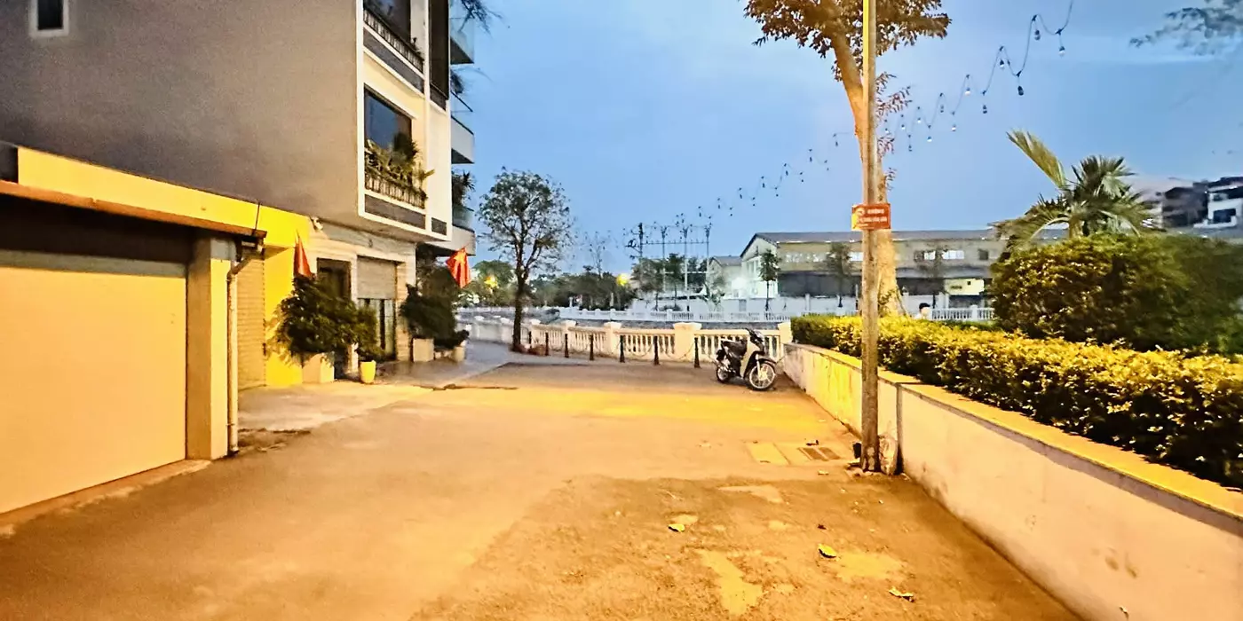 nhà đẹp, phân lô Lâm Hạ, ôtô tránh, gara 7 chỗ, thang máy, full nội thất