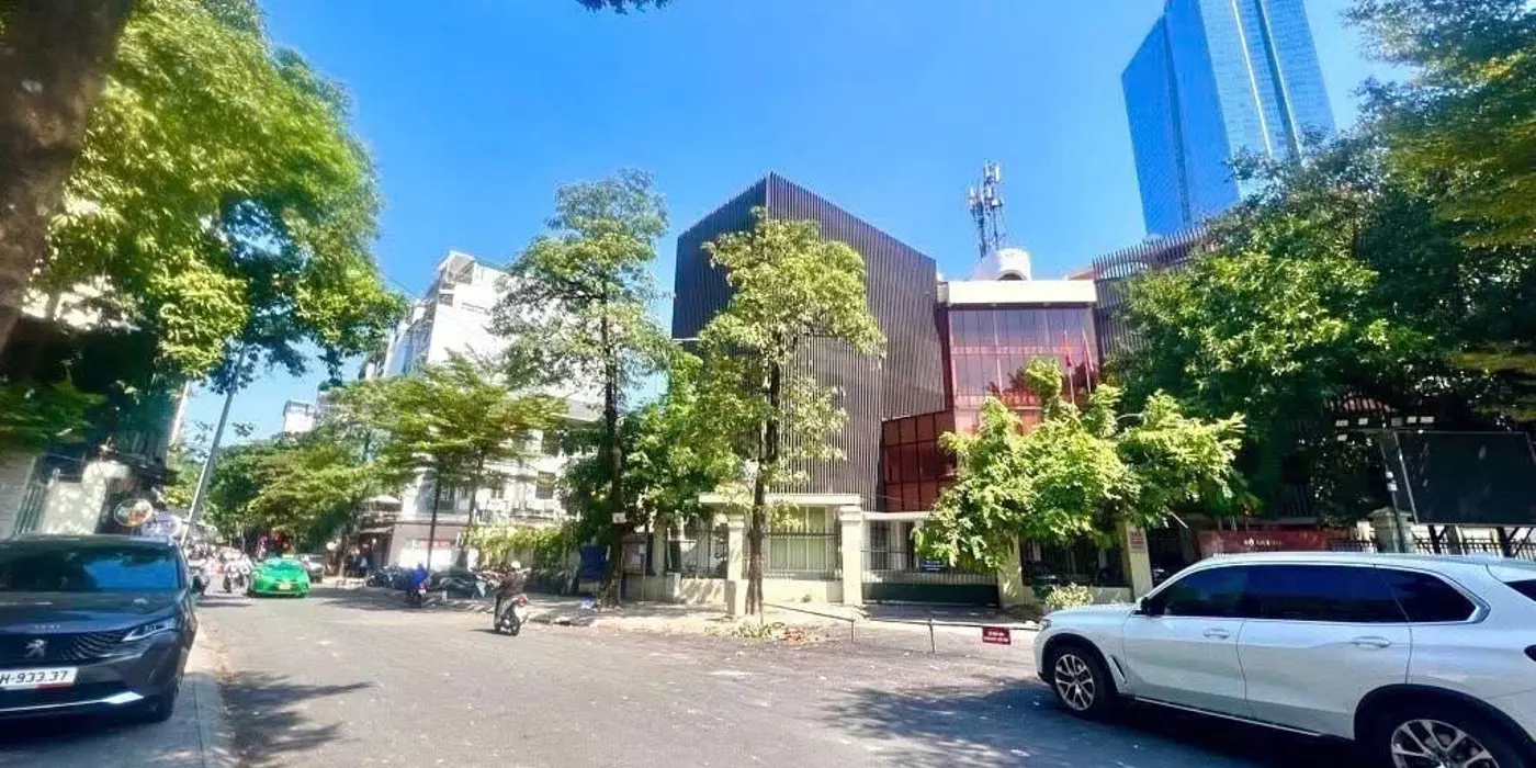 BÁN TÒA APARTMENT ĐẸP NHẤT PHỐ ĐÀO TẤN-  85 M x 9T, MT 5,4M - PCCC ĐẦY ĐỦ - GARA 2 Ô TÔ - NỘI THẤT
