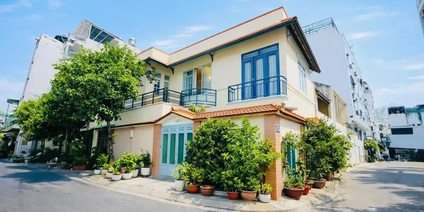 BIỆT THỰ MINI GÓC 2 MẶT TIỀN HÒA BÌNH – NGANG HIẾM 8M – 100M²