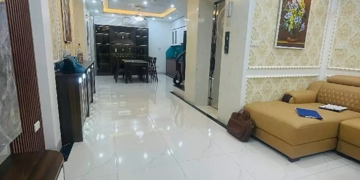 Bán nhà đẹp Việt Hưng- Ô tô- Gara- Thang Máy- 50m 6tầng 11,5 tỷ (TL)