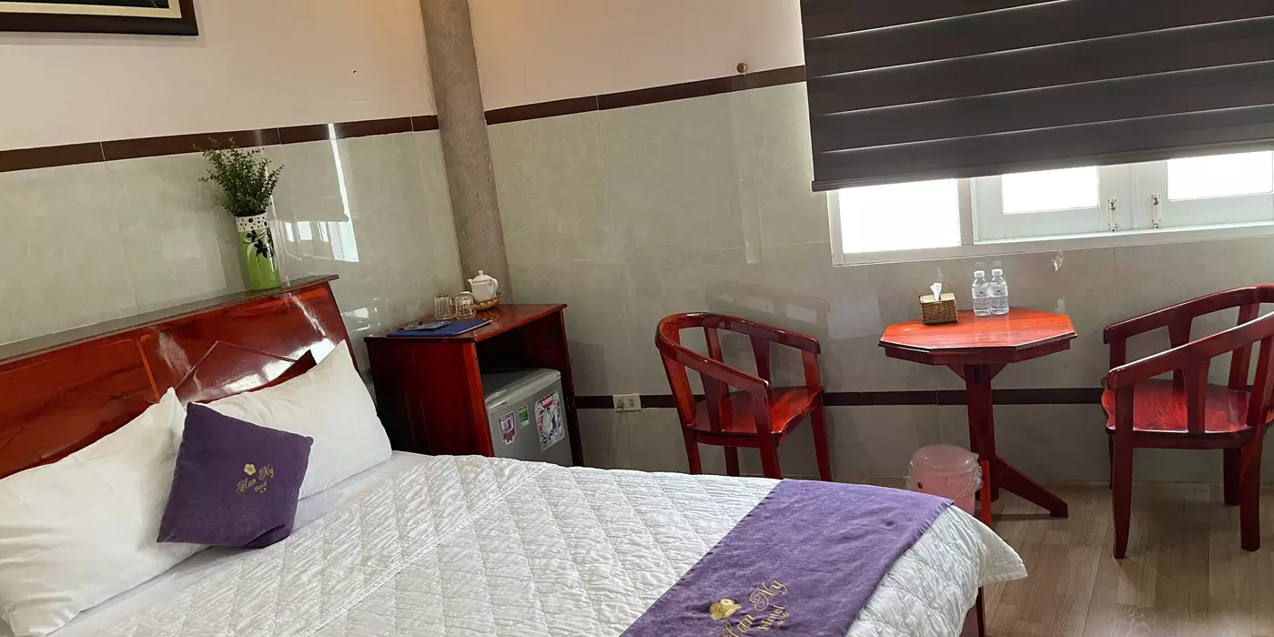 Bán khách sạn 4 tầng Đường Nguyễn Trường Tộ - Tân Thiện - LaGi giá ngộp