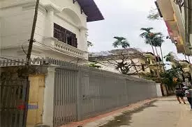 Bán biệt thự ngõ Lạc Long Quân Tây Hồ 165m2, mặt tiền 14m lh 0935628686
