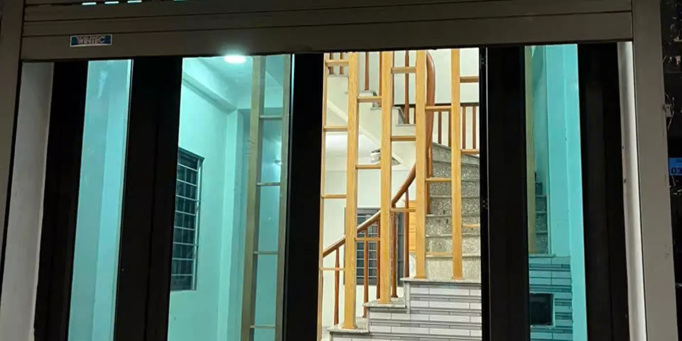 CHO THUÊ NHÀ NGUYÊN CĂN 4 TẦNG -MỚI TINH - Ô TÔ ĐỖ CỬA , GIÁ TỐT TẠI BẮC TỪ LIÊM, HÀ NỘI