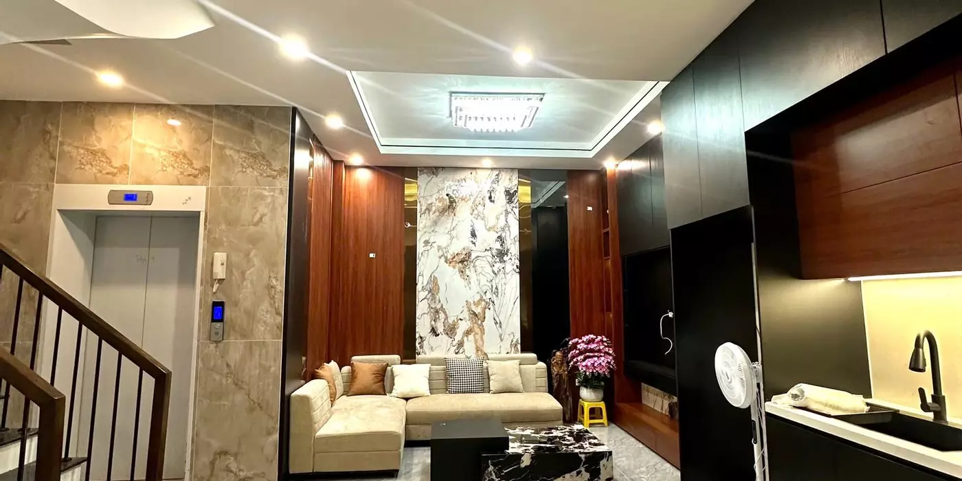 HÀNG XÓM VINHOMES RIVERSIDE 41M2, THANG MÁY, FULL NỘI THẤT, CHỈ NHỈNH 9 TỶ