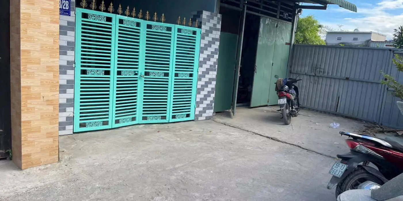 Bán nhà hẻm ấp 2 xã Tân Thạnh Đông dt 202m2 ( 78m2 thổ ) 2pn , 2wc giá 2,5 tỷ