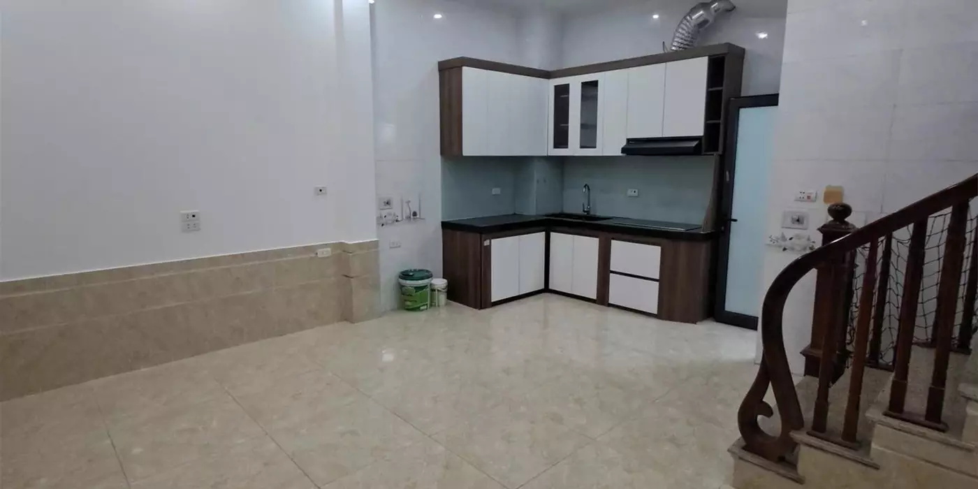 🔥 Nhà Tứ Hiệp “nhỏ mà có võ” – 5 tầng, 4 phòng ngủ, giếng trời cực thoáng, ở sướng trong tầm tài