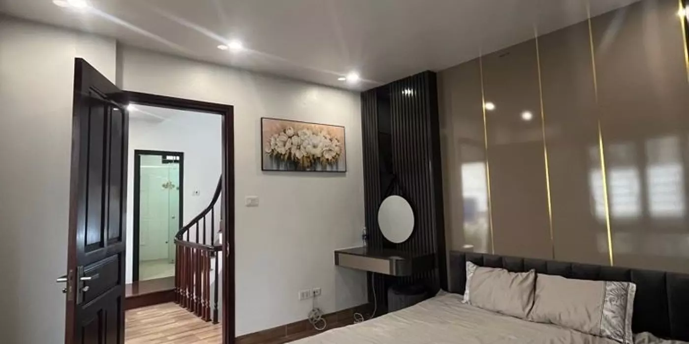 mặt phố đồng cổ tây hồ 31m x6 tầng 15,5 tỷ kinh doanh,ô tô tránh đỗ,gần hồ