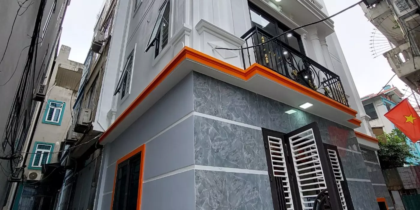 BÁN GẤP NHÀ DÂN XÂY KHU  CẠNH NHỔN  37M² x 3  4 NGỦ – GIÁ 6.X TỶ!
