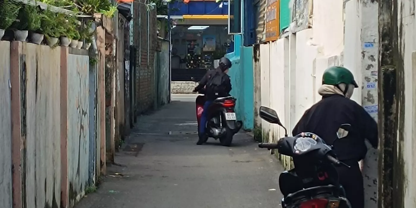 NHÀ GIÁP TÂN BÌNH VÀ GÒ VẤP-SÁT HẺM 3M CÓ VÀI CĂN
DT KHỦNG 75M 4.4 X 22M-XQ TRƯỚC NHÀ
TOÀN KHU