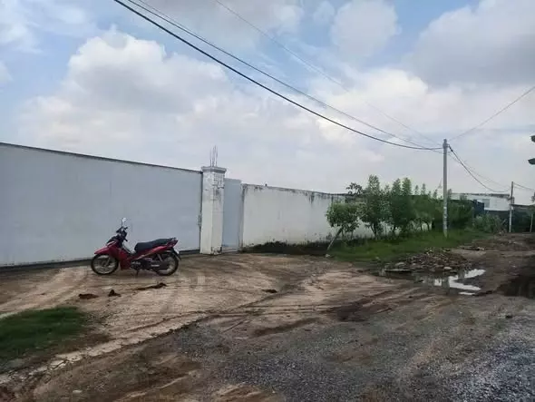 Bán đất mặt đường 6400m2 giá 60 tỷ Đường Xuân Thới Sơn