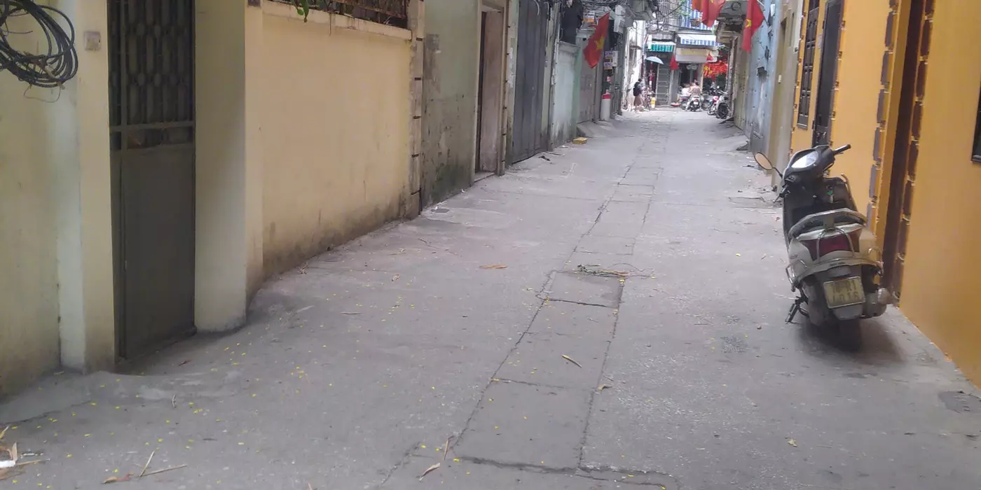 Phân lô lô góc ô tô tránh vào nhà bán 82M tặng nhà đường hoàng mai