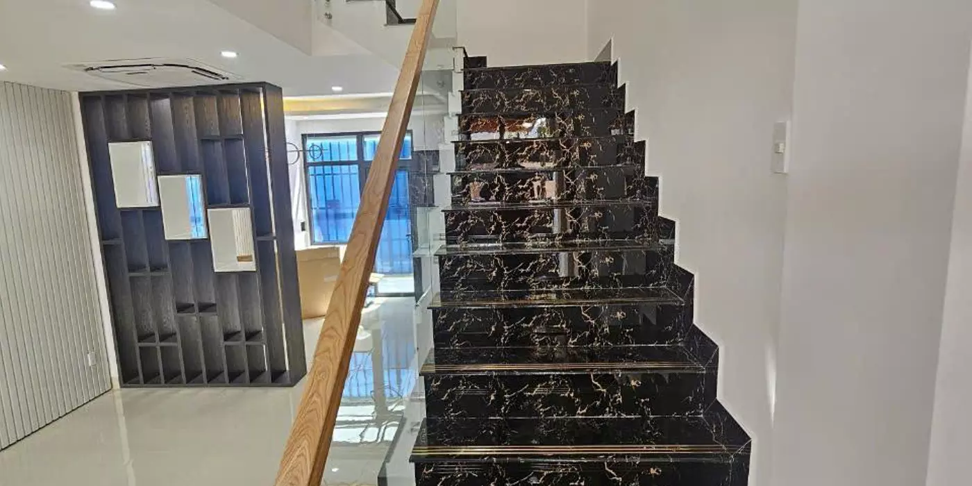 Chính chủ cho thuê nhà 3 lầu 1 trệt  phố xã Long Hậu , Cần Giuộc, Long An