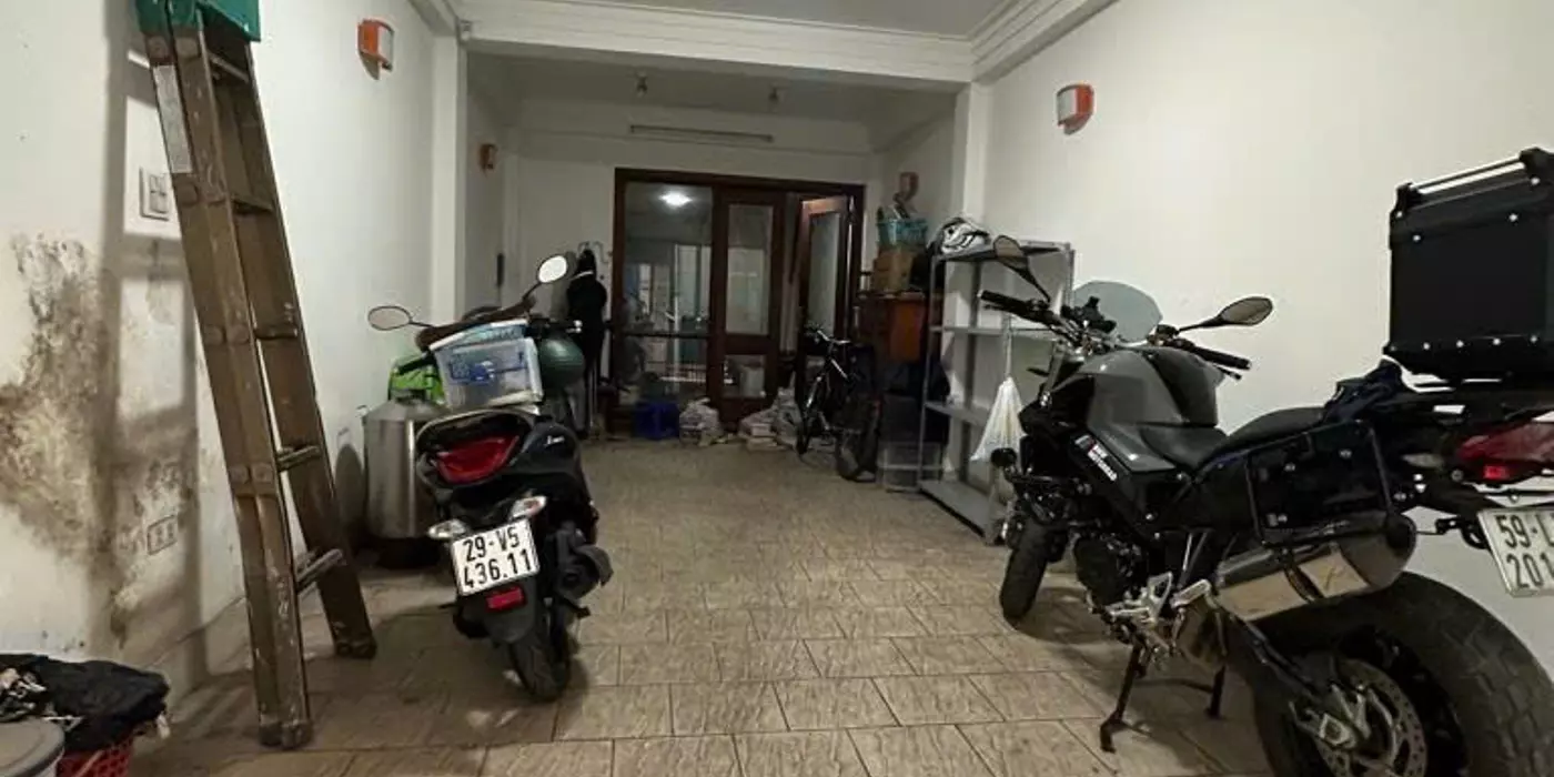 Bán nhà phương mai 5 tầng dân xây phân lô ô tô tránh vào nhà kinh doanh đống đa