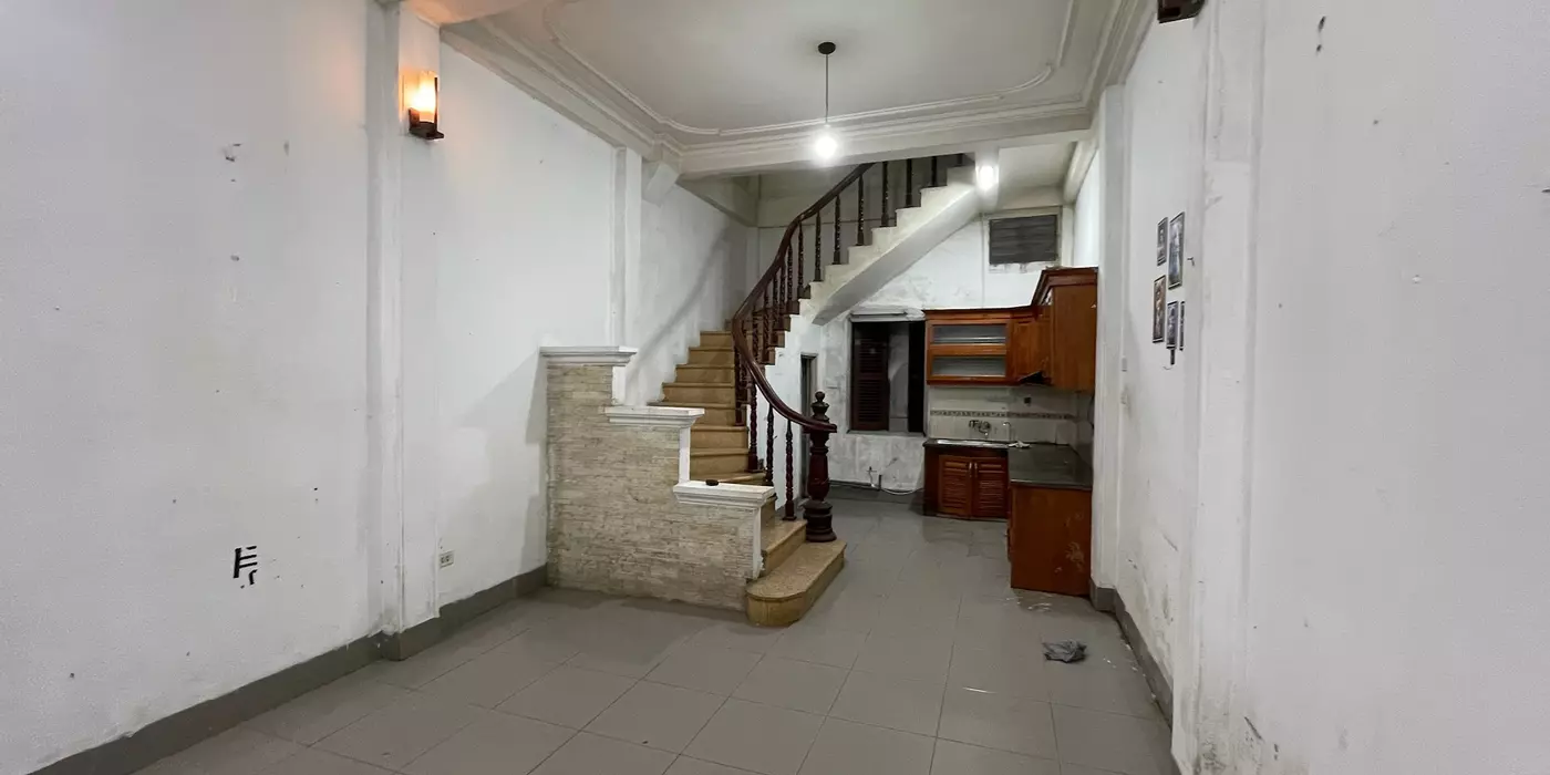 Bán Nhà  Mạc Thị Bưởi 31/37m2. 4 tầng. mặt tiền 3.8m. giá 9.8 Tỷ Hai Bà Trưng Hà Nội