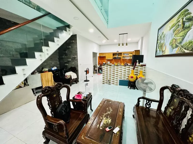 Bán nhà đường số 9, Hiệp Bình Chánh, Thủ Đức, TP HCM. DT 90m2, 3 tầng. Giá 9.25 tỷ.