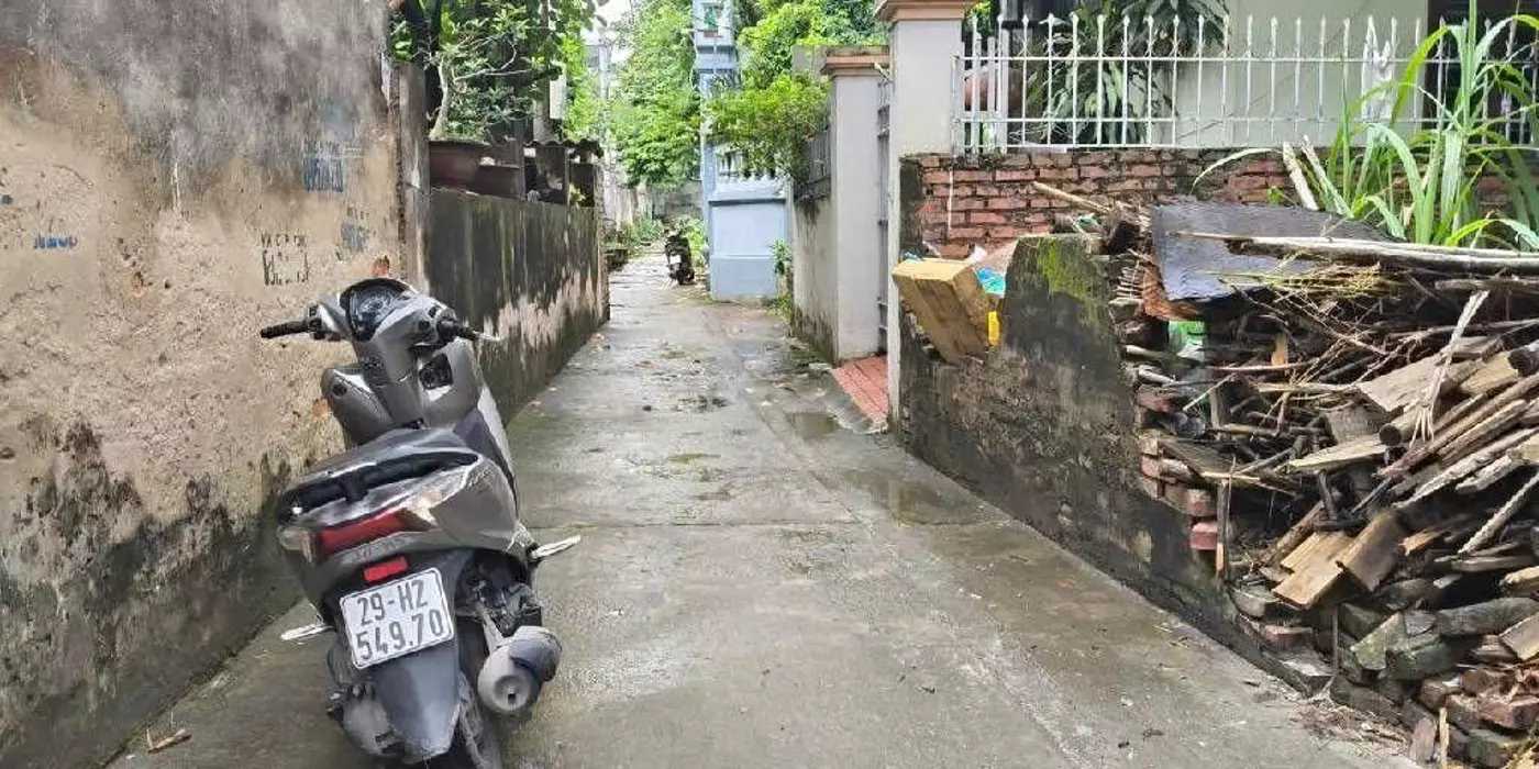Bát khối bán 35M đất ô tô vào đất long biên
