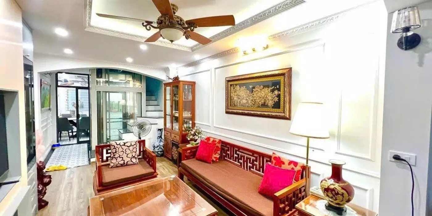 Bán Nhà Đội Nhân 37m.  5 tầng. mặt tiền 3.3m. giá 15.5 Tỷ Ba Đình Hà Nội