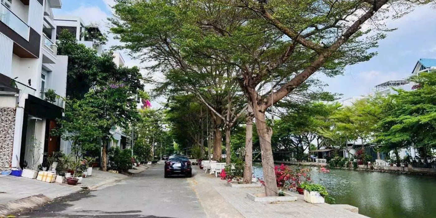 NHÀ DÒNG TIỀN 240 TRIỆU, VIEW SÔNG, CẠNH PHÚ MỸ HƯNG, HƠN 10 TỶ
