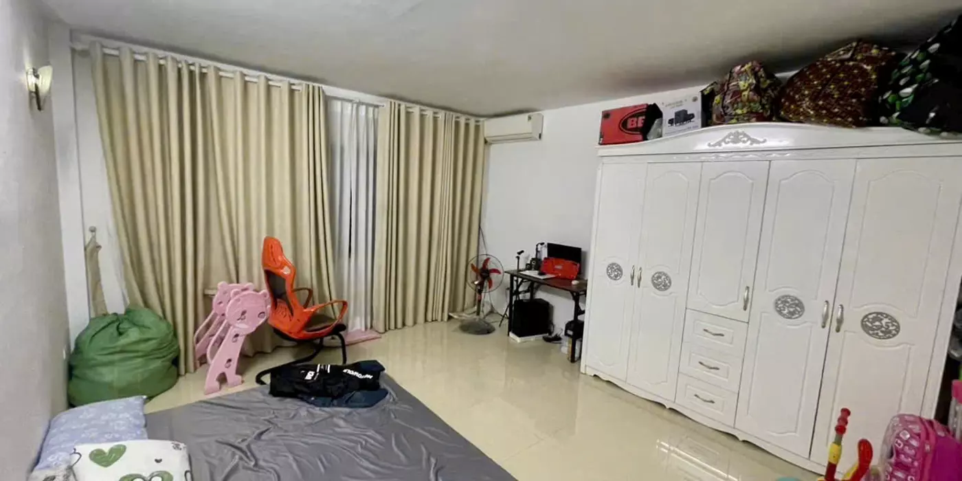 Bán nhà vị trí đẹp đường Thach Bàn - Long Biên - HN.