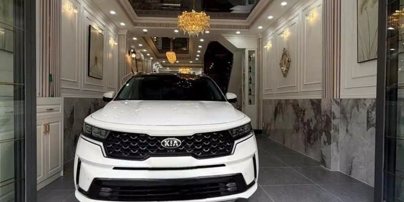 NHÀ KẾ BÊN PHÚ MỸ HƯNG, 1 PHÚT CHẠY XE, 5X18m GIÁ 18,6 TỶ