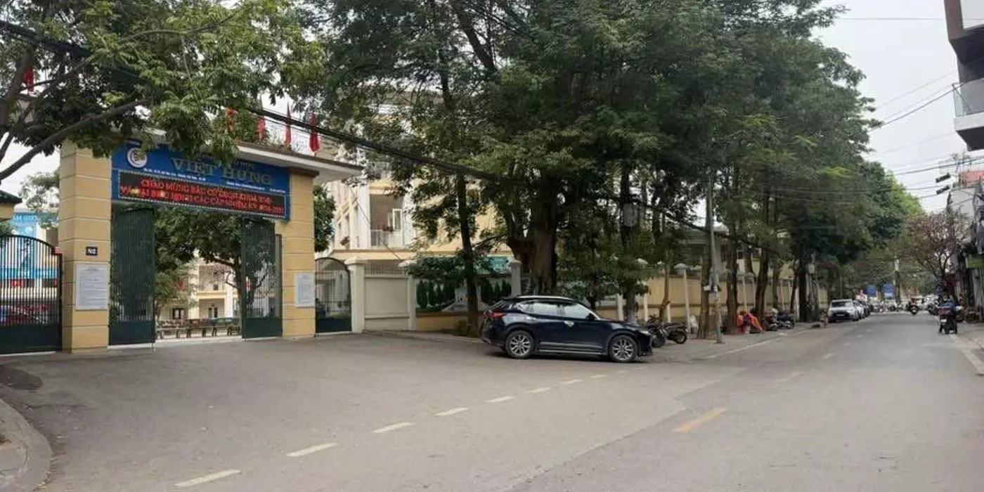 TRUNG TÂM VIỆT HƯNG, CẠNH BIGC LONG BIÊN 33M2 5 TẦNG, Ô TÔ CẠNH NHÀ - NHỈNH 7 TỶ