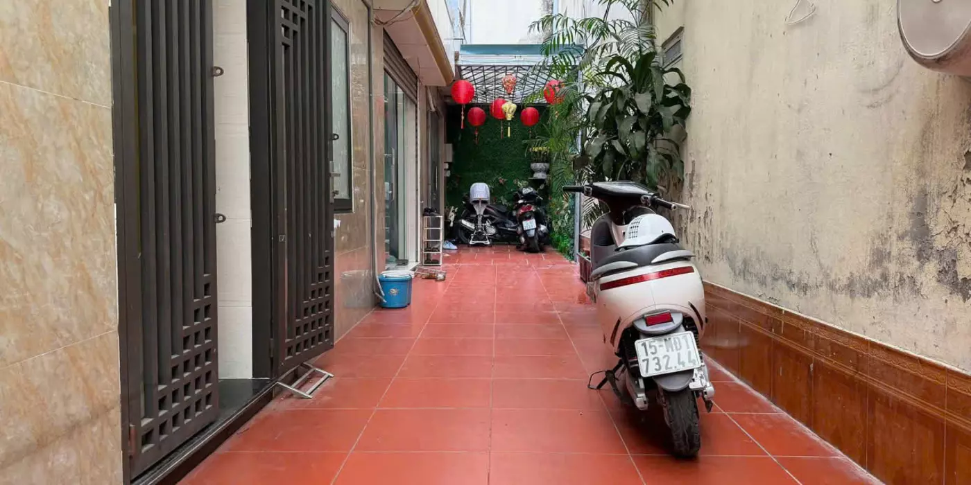 Bán nhà ngõ 415 Ngô Gia Tự - 42m 3 tầng gần Trung Lực