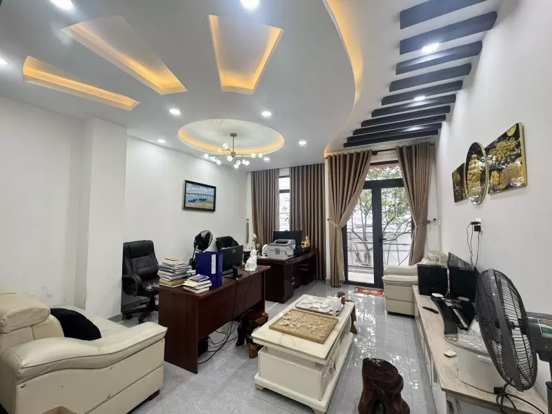 Bán nhà đường  Bưng Ông Thoàn, Phú Hữu, Q9, TP HCM. DT 81m2, 4 tầng. Giá  8.9 tỷ, SH - 0933125879