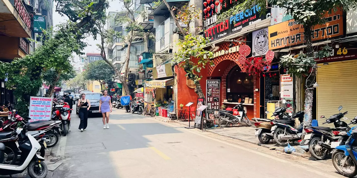 nhà mặt phố Hoàn Kiếm, 72m, MT 4.8m, sát khu đi bộ, cách hồ Gươm 400m