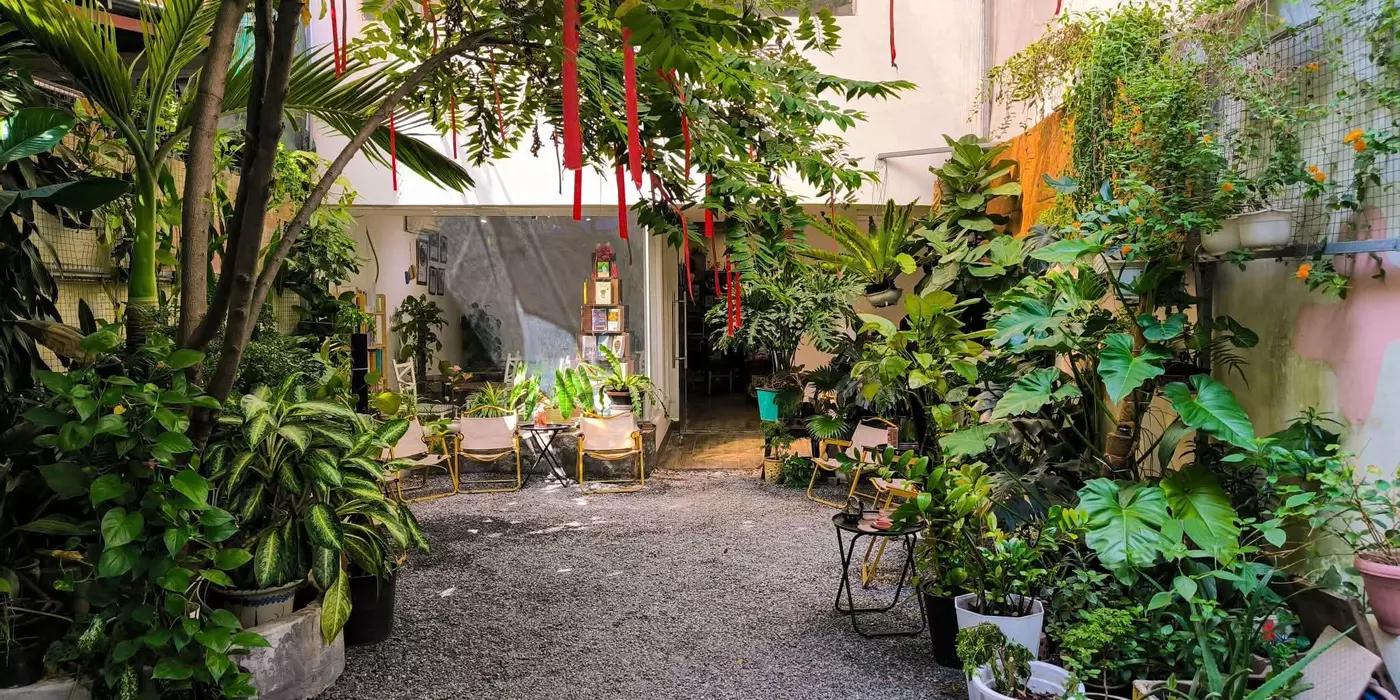 Sang quán cafe HXH Nguyên Hồng,7x30m, đủ nội thất, 20tr/th
